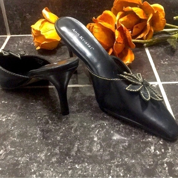 Floral Black Ann Kristal Heels - Size 8 Medium - Picture 2 of 5